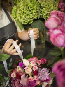 The attentive and precise work of our florists