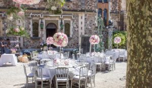 Flowers and bouquet to decorate a wedding