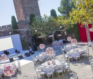 Flowers and bouquet to decorate a wedding