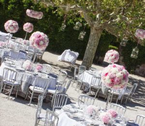 Centerpiece and floral decoration for a wedding