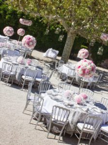 Centerpiece and floral decoration for a wedding