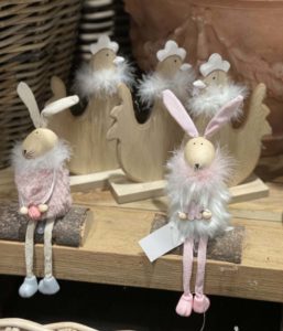 Small decorative rabbits for Easter